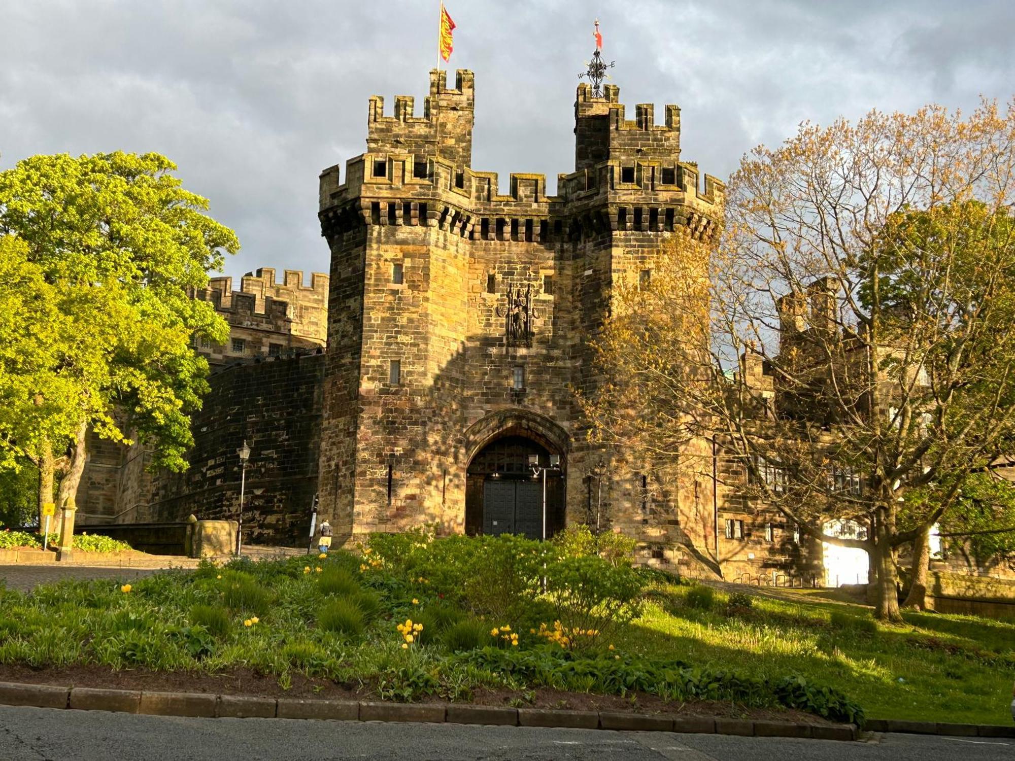 Secret Suites Lancaster Luaran gambar